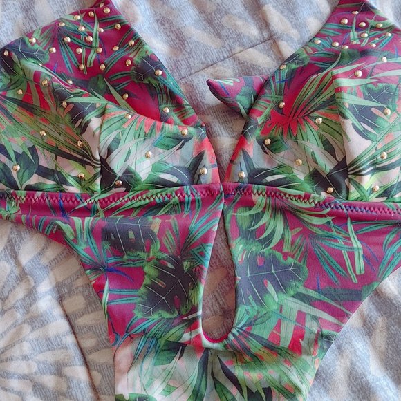 Italy Sexy Bikini Red & Green with Leaf Pattern - Picture 5 of 5